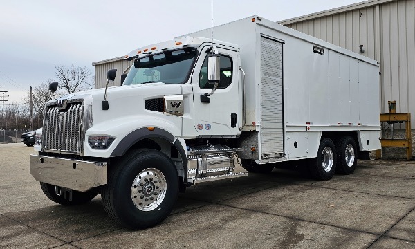 service truck Used SiteStar Lube, New Western Star Tandem Axle