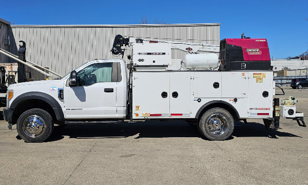 service truck USED 2017 Ford F550 4x4 Service Truck