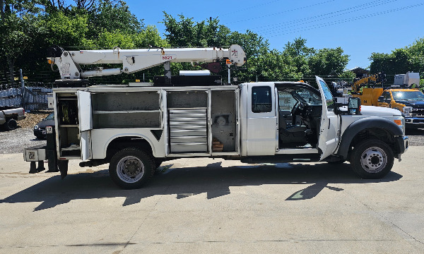 service truck USED 2012 F550 Ext Cab Service Truck